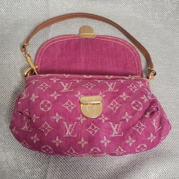SOLD! Louis Vuitton Pleaty - Picture 8 of 12